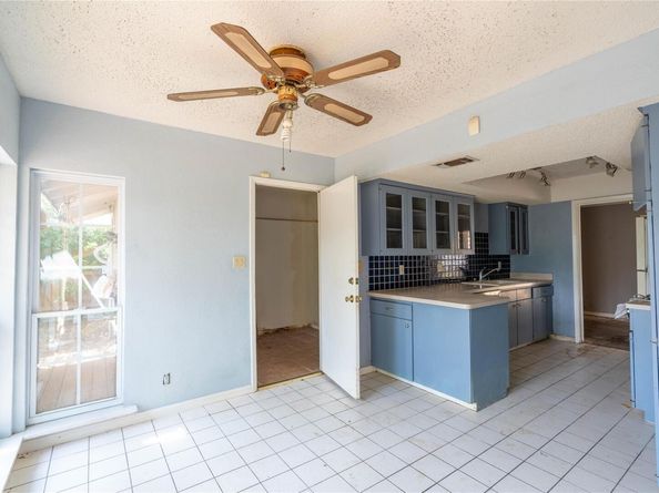 1017 Cripple Creek DR, Austin TX 78758