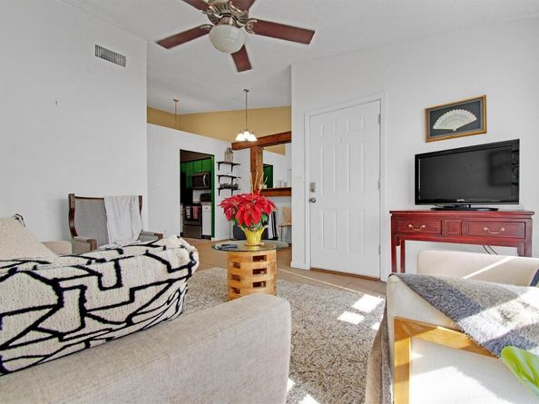 1705 Crossing PL A109, Austin TX 78741