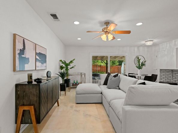 8700 Colonial DR, Austin TX 78758