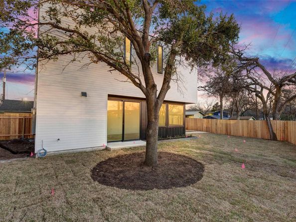 1804 Sylvan DR 2, Austin TX 78741