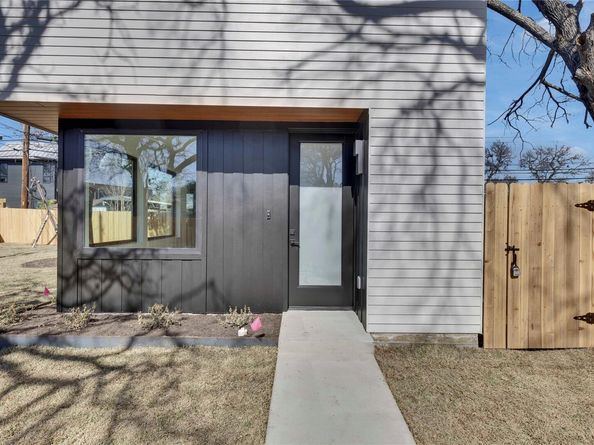 1804 Sylvan DR 2, Austin TX 78741
