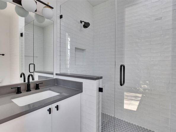 1804 Sylvan DR 2, Austin TX 78741