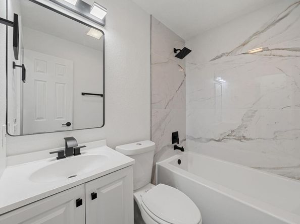 4811 Savorey LN, Austin TX 78744