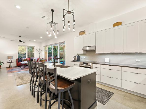 1310 Choquette DR B, Austin TX 78757