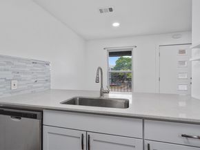 6409 Burns ST 304, Austin TX 78752