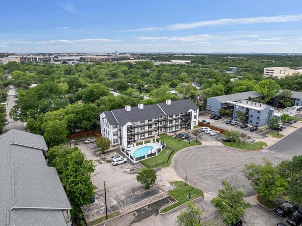 6409 Burns ST 304, Austin TX 78752