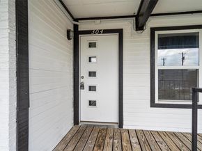 6409 Burns ST 304, Austin TX 78752