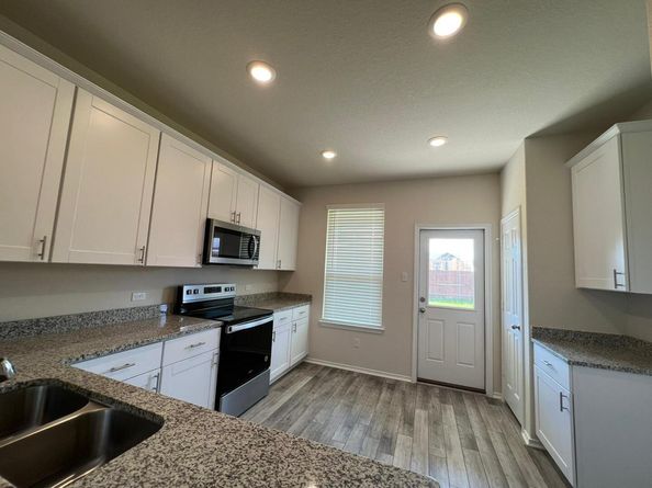 40 Pacific Loon ST, Leander TX 78641