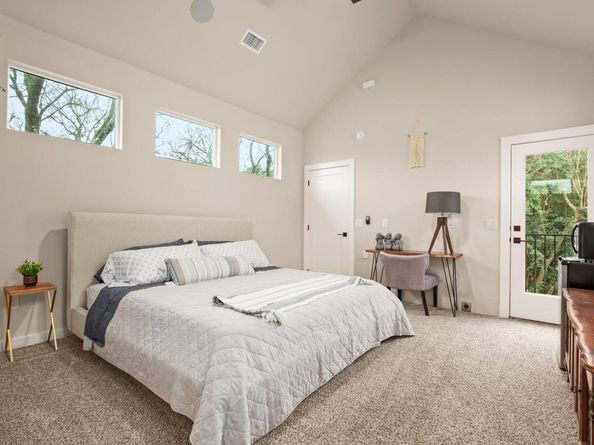 1105 S Meadows DR, Austin TX 78758