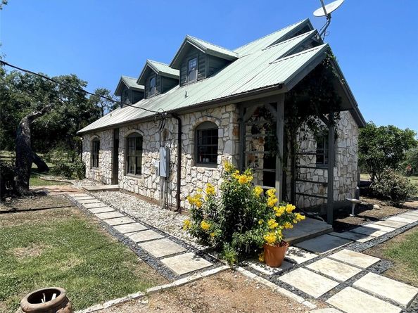 15818 Hamilton Pool RD, Austin TX 78738