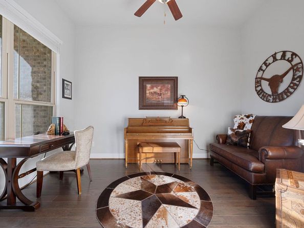 1805 Hollowback DR, Leander TX 78641