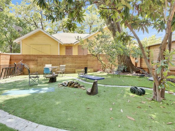 2721 Hemphill PARK B203, Austin TX 78705