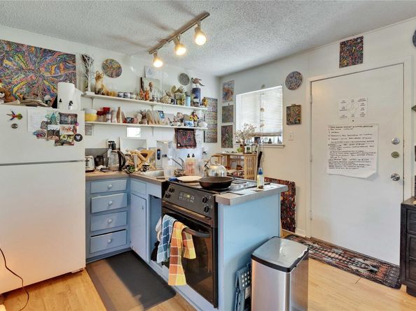 2721 Hemphill PARK B203, Austin TX 78705