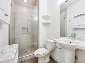 1300 Walnut Ave A, Austin TX 78702