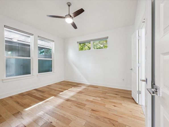1300 Walnut Ave A, Austin TX 78702
