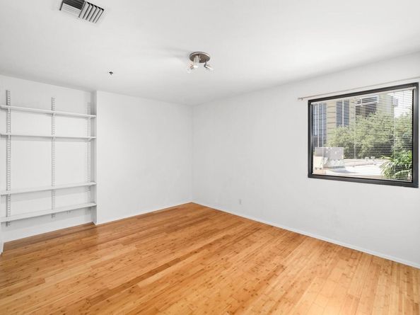 40 N Interstate 35 3D3, Austin TX 78701