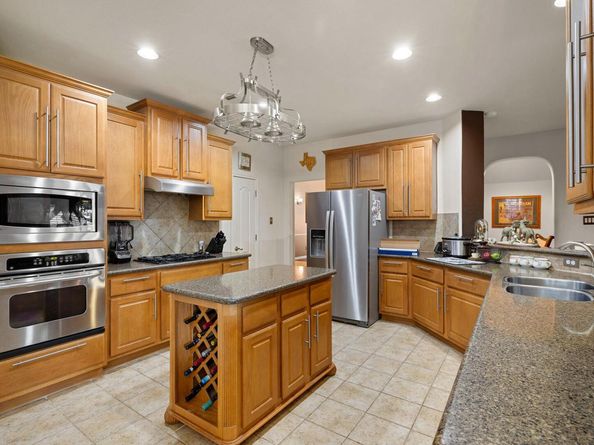 2908 Stonecreek DR, Round Rock TX 78681