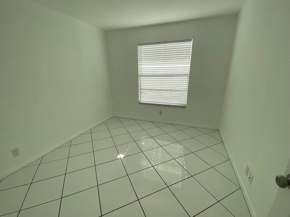 118 Sherwood Circle 8d, Jupiter FL 33458