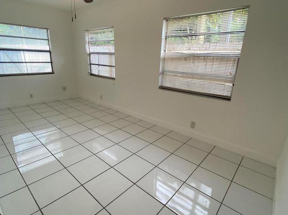 118 Sherwood Circle 8d, Jupiter FL 33458