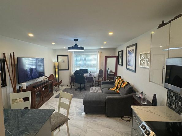 1801 NE 62nd St 209, Fort Lauderdale FL 33308