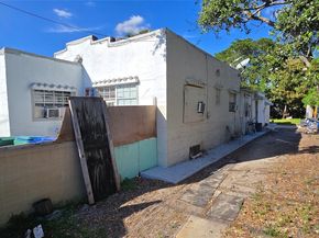 781 NW 30th St, Miami FL 33127