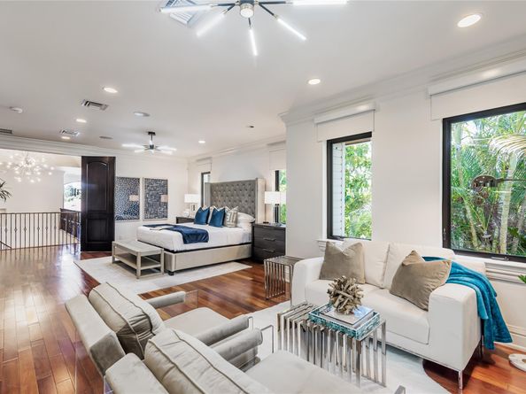 2415 Middle River Dr, Fort Lauderdale FL 33305