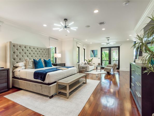 2415 Middle River Dr, Fort Lauderdale FL 33305