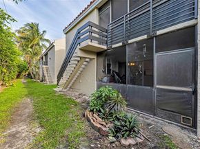 5304 NE 6th Ave F, Oakland Park FL 33334