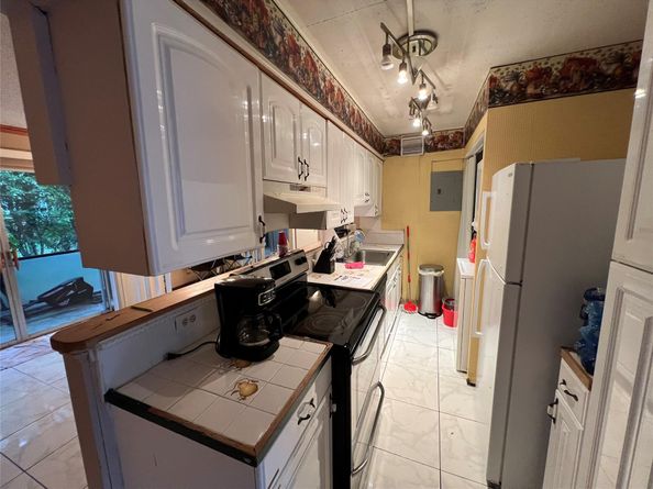 5304 NE 6th Ave F, Oakland Park FL 33334