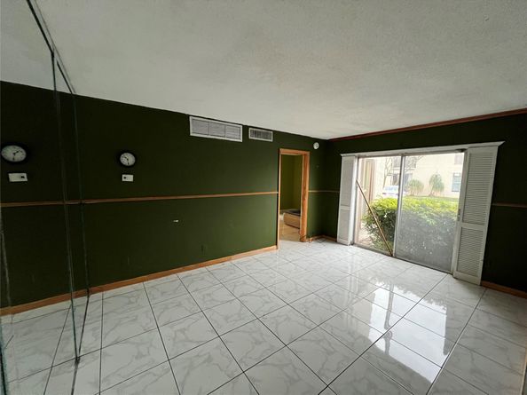 5304 NE 6th Ave F, Oakland Park FL 33334