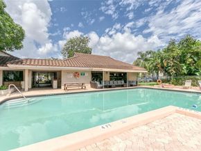 5304 NE 6th Ave F, Oakland Park FL 33334