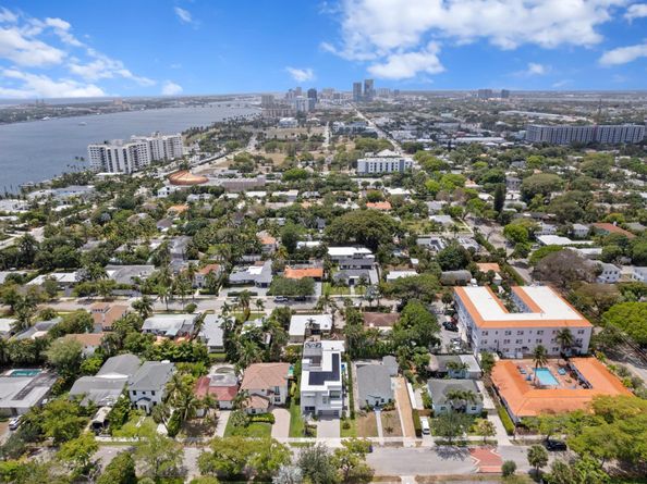 260 31st Street, West Palm Beach FL 33407