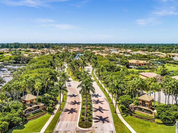 136 Catania Way, Royal Palm Beach FL 33411