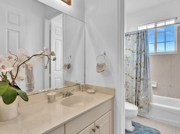 136 Catania Way, Royal Palm Beach FL 33411