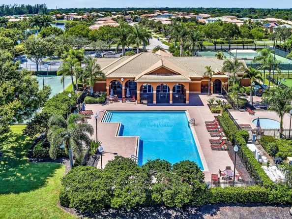 136 Catania Way, Royal Palm Beach FL 33411