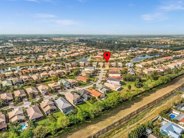 136 Catania Way, Royal Palm Beach FL 33411