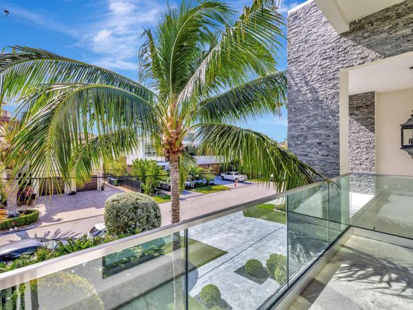 2707 Sea Island Dr, Fort Lauderdale FL 33301