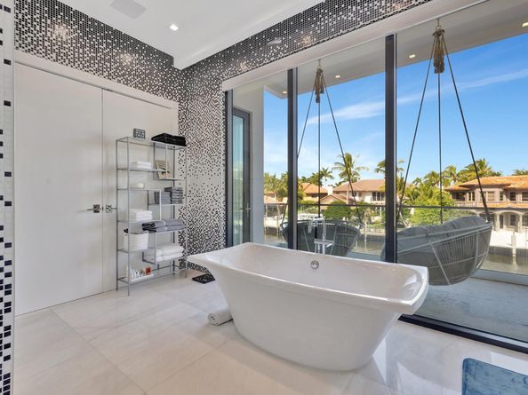 2707 Sea Island Dr, Fort Lauderdale FL 33301