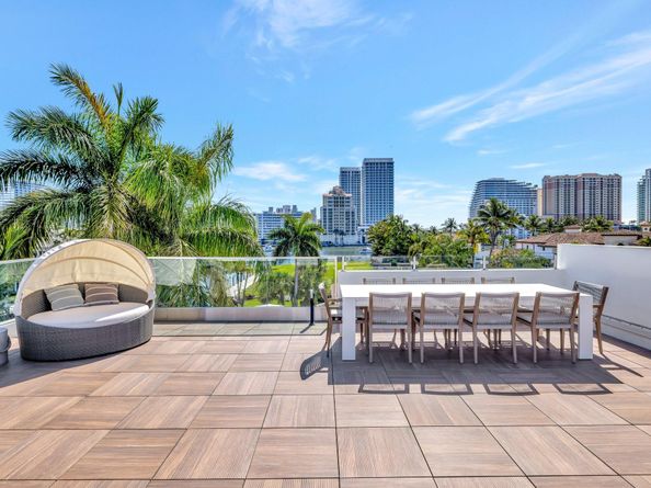 2707 Sea Island Dr, Fort Lauderdale FL 33301