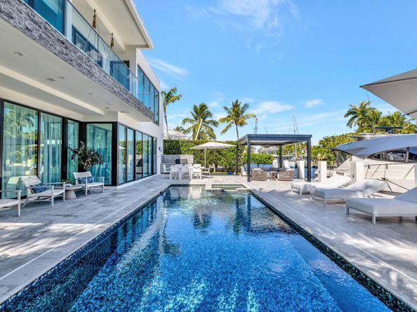2707 Sea Island Dr, Fort Lauderdale FL 33301