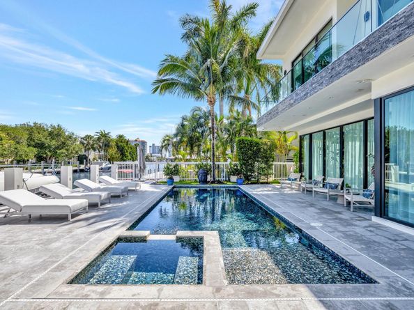 2707 Sea Island Dr, Fort Lauderdale FL 33301