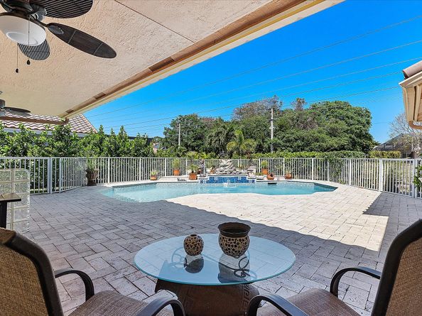 4636 Rothschild Dr, Coral Springs FL 33067