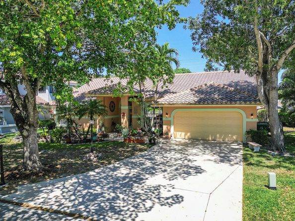 4636 Rothschild Dr, Coral Springs FL 33067