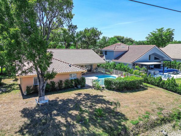 4636 Rothschild Dr, Coral Springs FL 33067