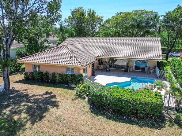4636 Rothschild Dr, Coral Springs FL 33067