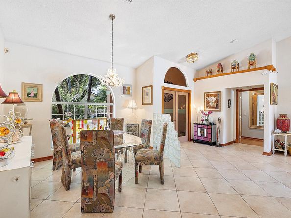 4636 Rothschild Dr, Coral Springs FL 33067