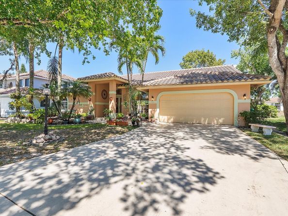 4636 Rothschild Dr, Coral Springs FL 33067