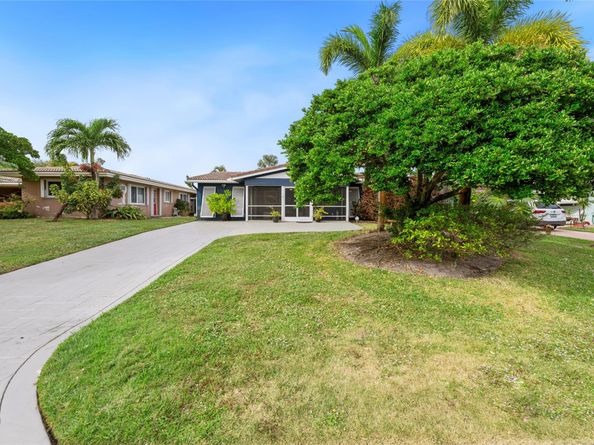 3429 NE 17th Way, Oakland Park FL 33334