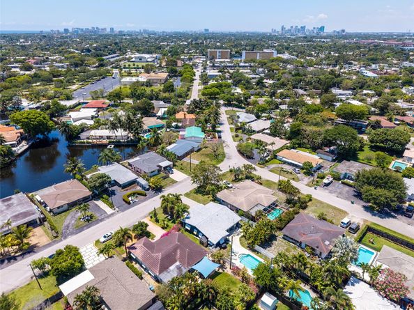 3429 NE 17th Way, Oakland Park FL 33334