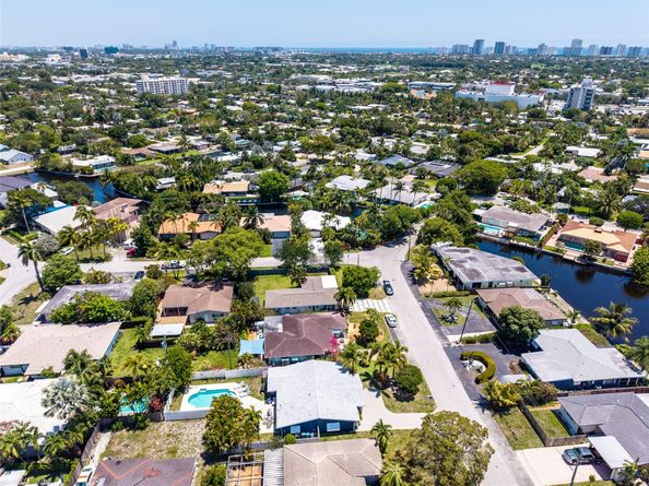 3429 NE 17th Way, Oakland Park FL 33334